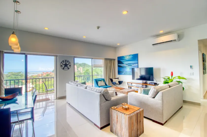 Luxury condo with balcony, ocean & jungle views - open layout - Image 1