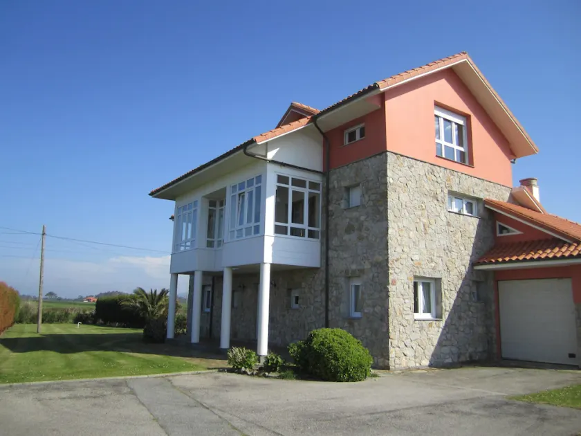 Wunderschönes neu erbautes Landhaus in authentischer asturischer Stadt - Image 1