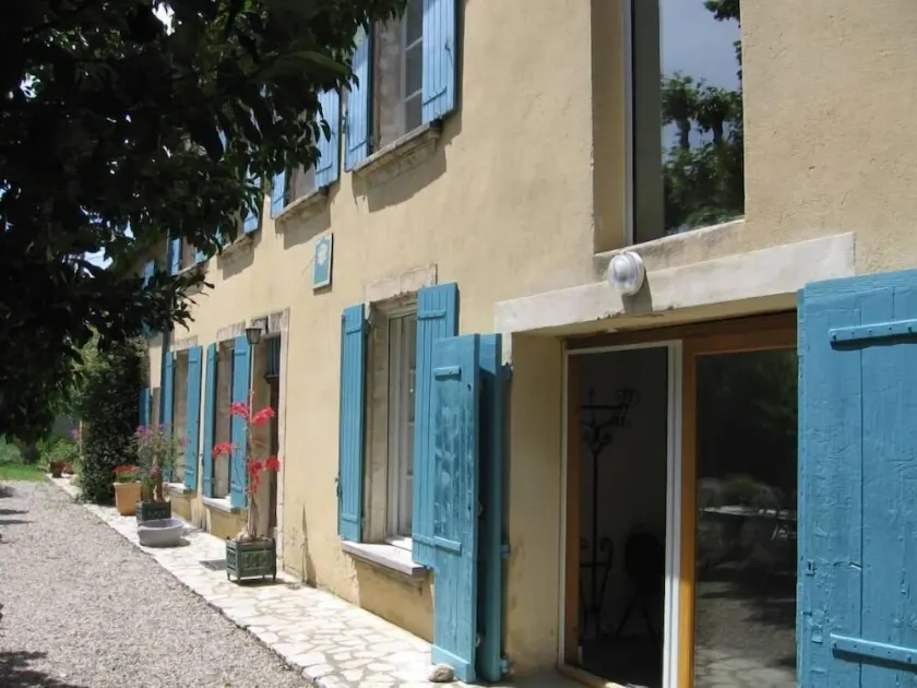 Lejlighed i en provencalsk bondegård i AVIGNON - Image 1