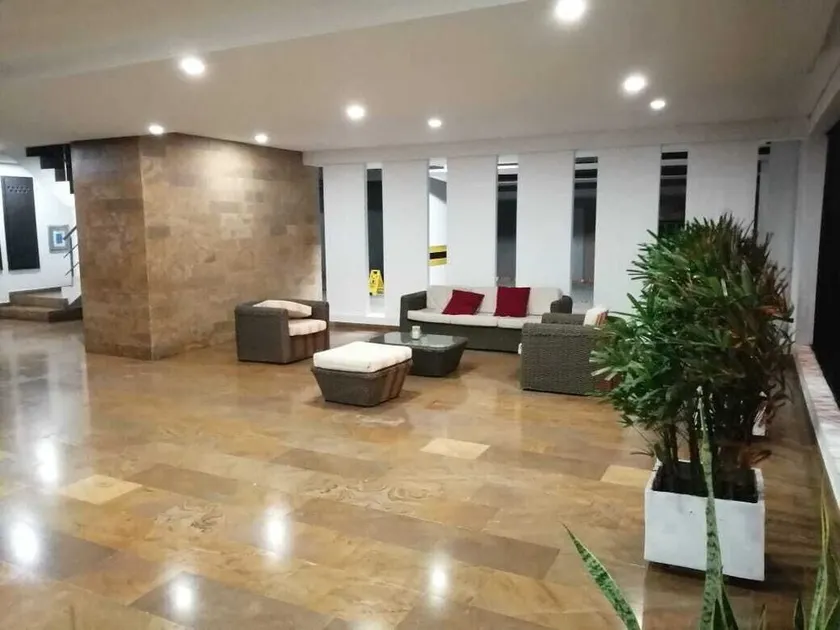 Apartamento amoblado a 5 minutos del aeropuerto, con  excelente vista al mar. - Image 1