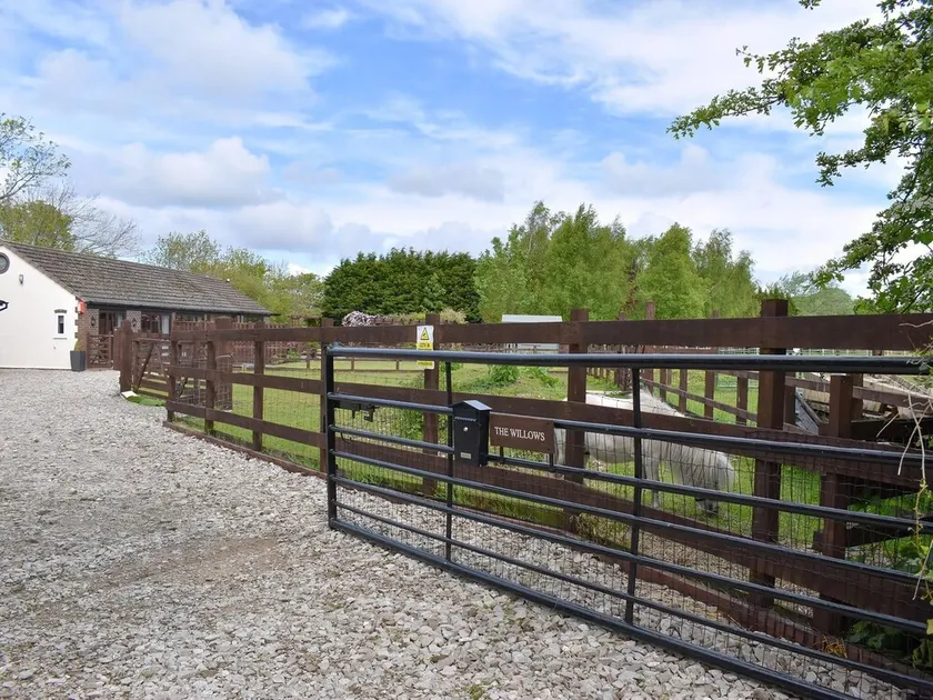 1 bedroom accommodation in Out Rawcliffe, near Fleetwood - Image 1