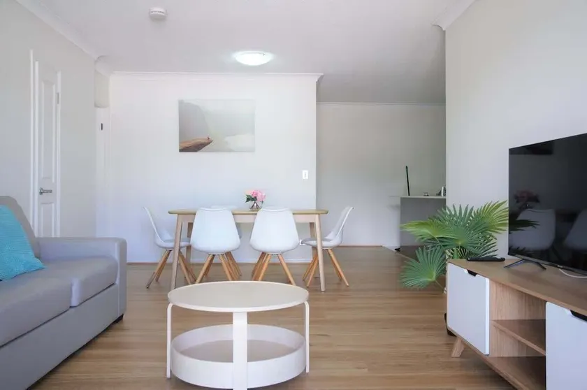two bedroom apartment in Kingston - Image 1