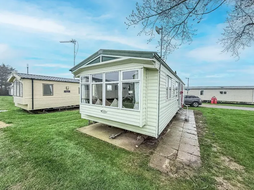 Lovely 8 Berth Caravan At California Cliffs With Double Glazing Ref 50013Ae - Image 1