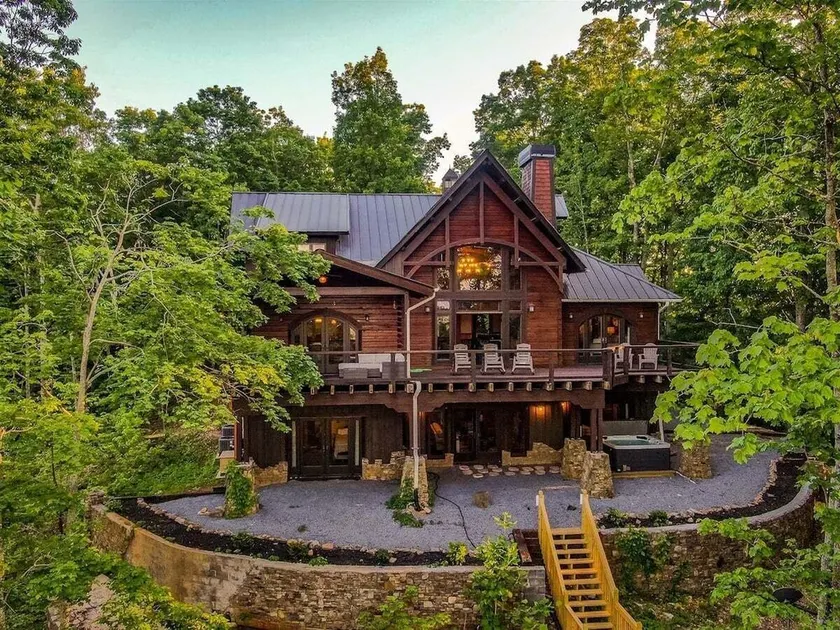Mountain Top Lodge | Ellijay, GA - Image 1