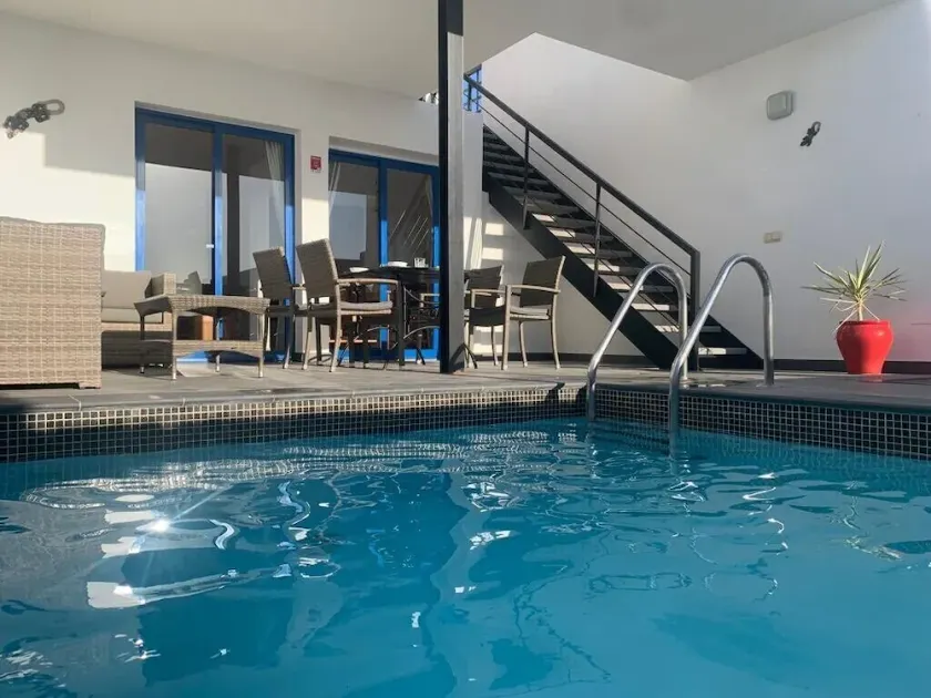Villa avec piscine privée chauffée, Wi-fi Air conditionné disponible dans les chambres. Satelli - Image 1