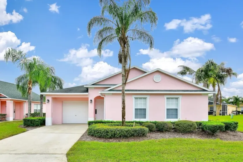 GORGEOUS 3 BED / 3 BATH VILLA WITH PRIVATE POOL.  FULLY REMODELLED - Image 1