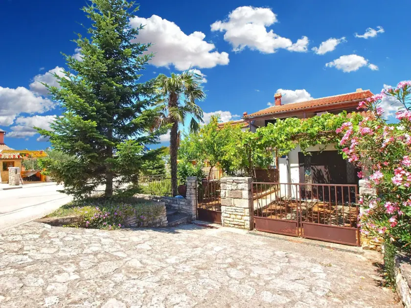 Apartment 533/1275 (Istria - Stinjan), 500m from the beach - Image 1