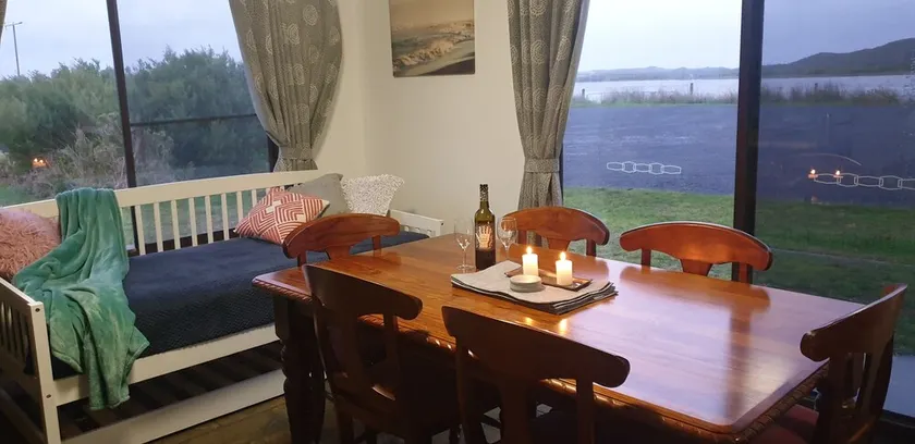 Riverview Coastal Retreat Sleeps 6 Walk to Beach Great Ocean Road - Image 1