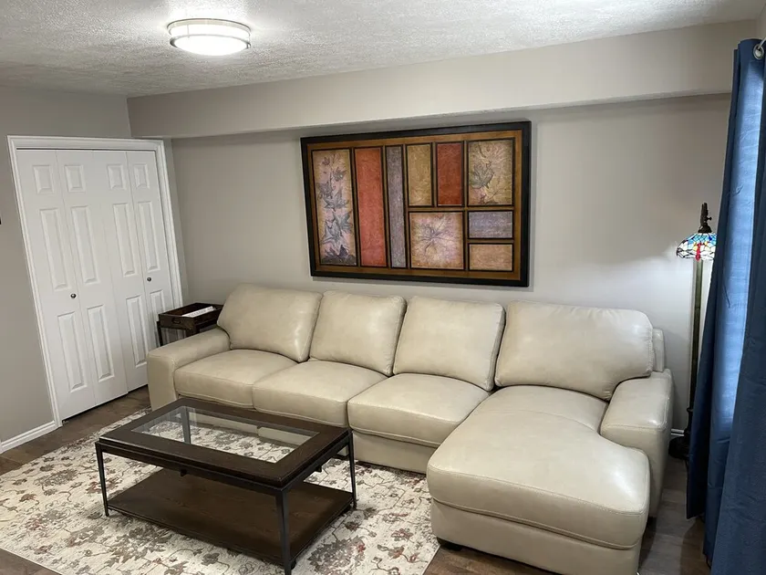 Wonderful PRIVATE RENOVATED Townhome 2 bed & 2 bath - Image 1