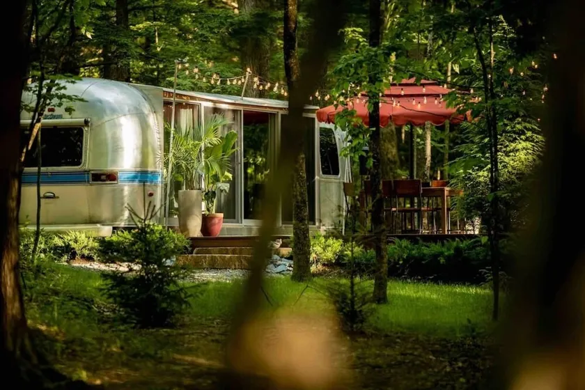 Luxury, modern AIRSTREAM at June Farms! - Image 1