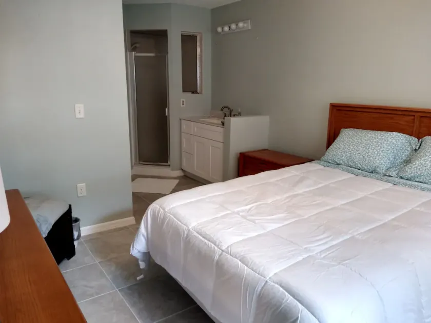VENETIAN PALMS 1ST. FLOOR 2BDRM/ 2 BATH - Image 1