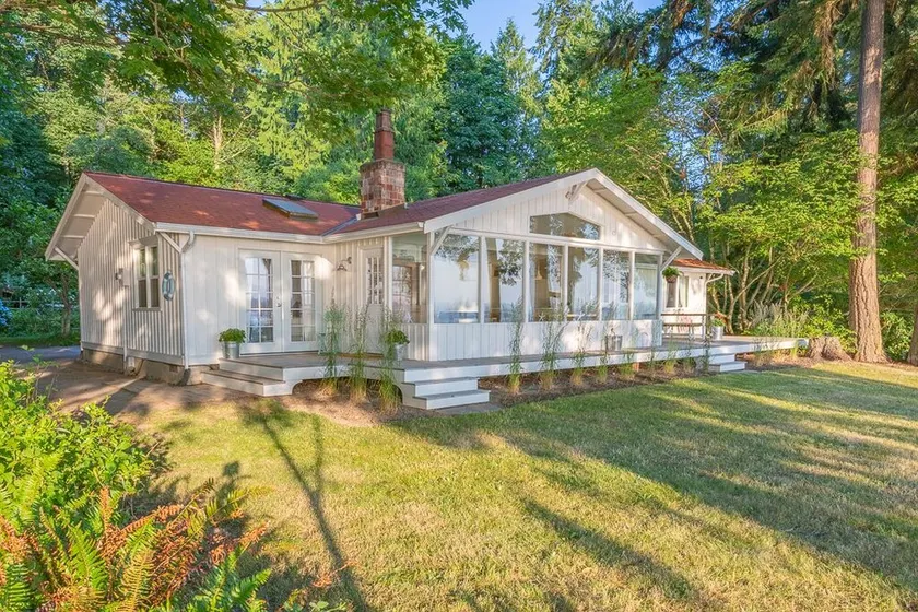 Sea Salt Cottage - 180-degree Views of the Olympic Mountain Range and Hood Canal - Image 1