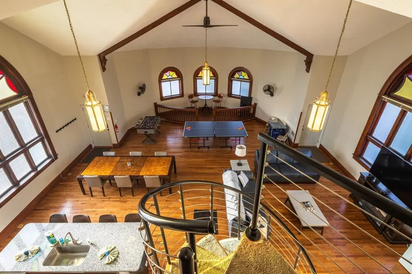 Dragonfly Inn (Only 40 min to Hocking Hills area) - Image 1
