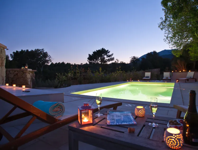 Villa Alzu, 6 pers, 3 chambres, piscine chauffée partagée, en plein maquis corse - Image 1