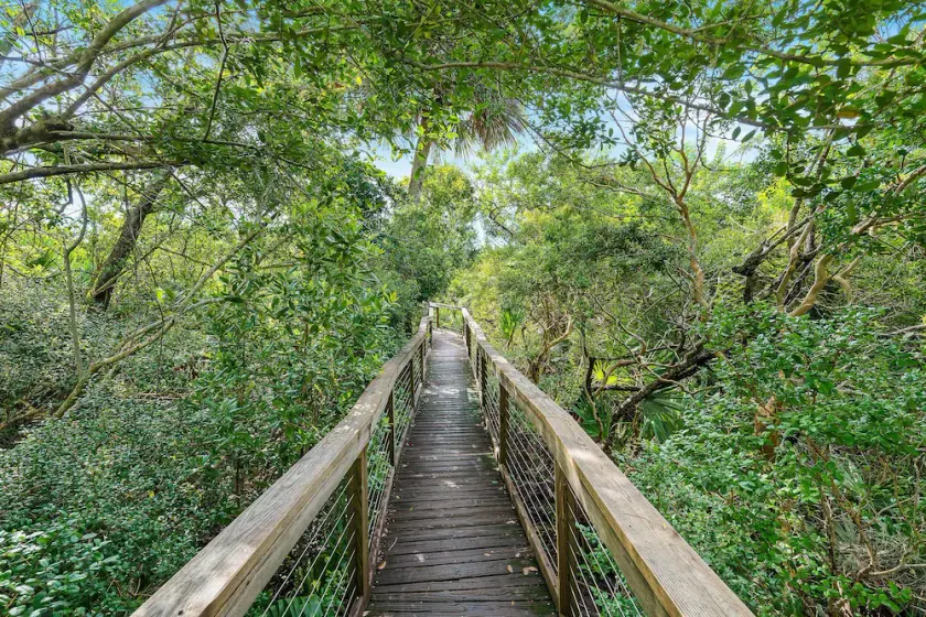 Oceanwalk 16-602 - Image 1