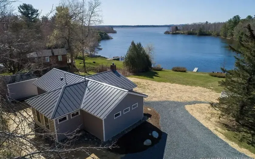 Lakefront Newly Renovated 3 BedroomWith Easy Access to Acadia, MDI and Schoodic - Image 1