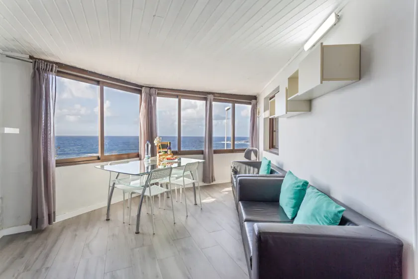 Apartment 'Casita Independiente Frente al Mar' with Terrace & Wi-Fi - Image 1