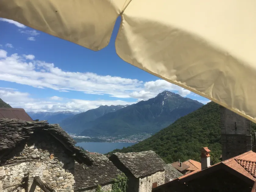 Ghema Mountain House in Livo - Holiday House on Como Lake - Image 1