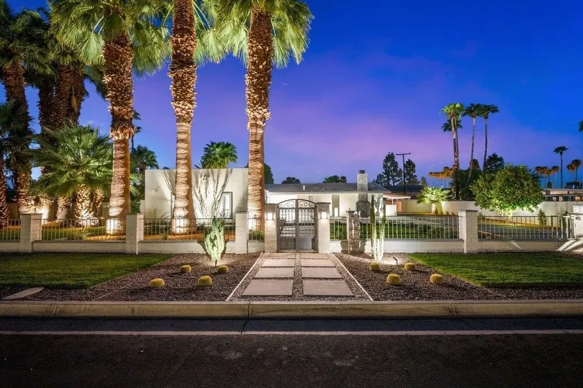 Stunning modern resort style home, Pool/Spa, Putting Green minutes from El Paseo - Image 1