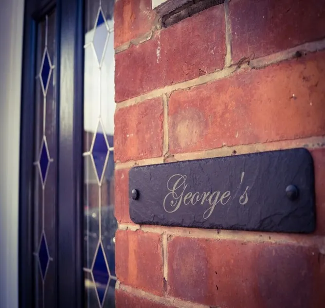 Eastbourne holiday home for 10+ - Image 1