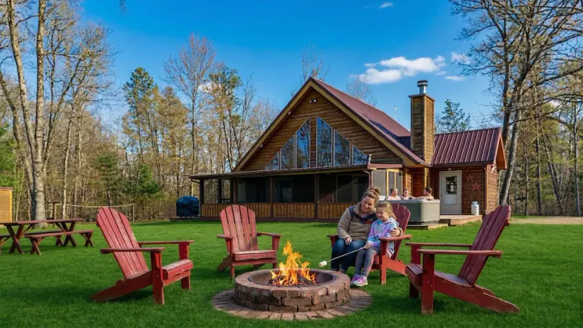 Abgeschieden Northwoods Getaway-Private Schwimmteich, Whirlpool und 70 Hektar Wald - Image 1