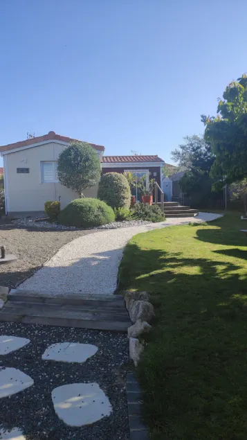 Bungalow - Image 1