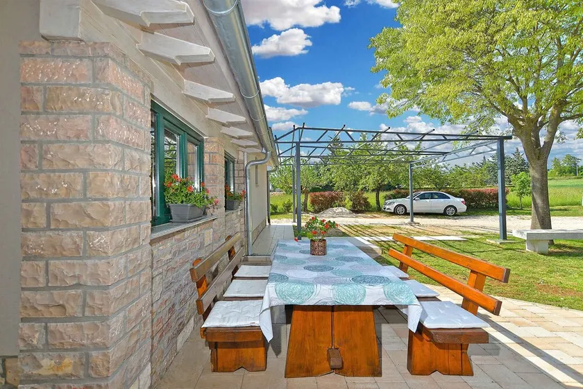 Holiday home with a/c - Image 1