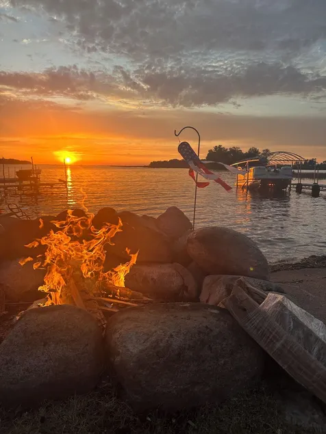 Charming Fall Cabin on Lake Mille Lacs; Relax, Fish & Watch the Sunset - Image 1