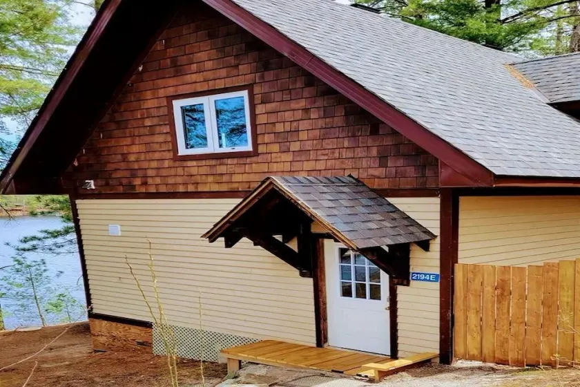 Chalet « Lakefront Muskoka Good View » au bord du lac - Image 1