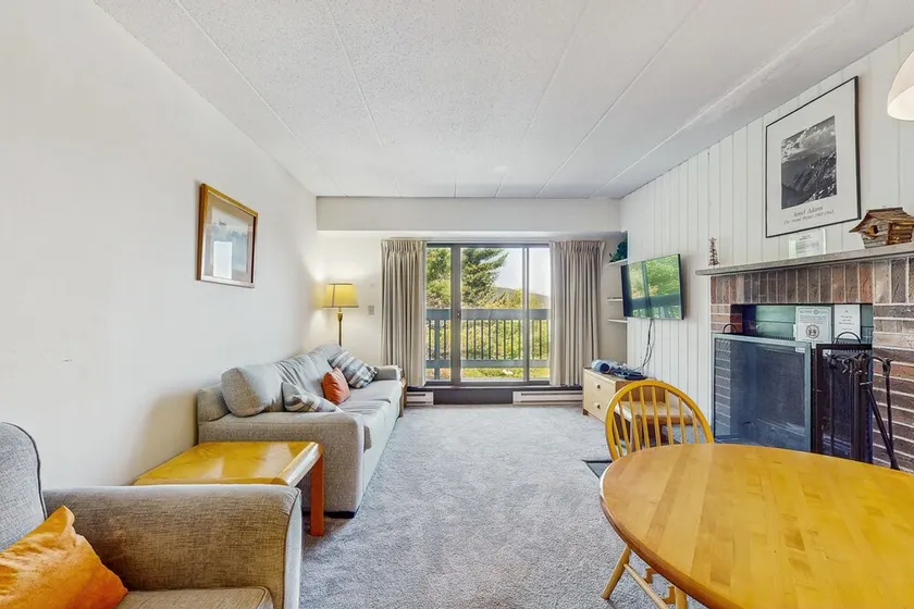 Nouvelle Liste! Condo Propre et Lumineux Avec Piscines Partagées, Bain à Remous, Sauna et vue - Image 1
