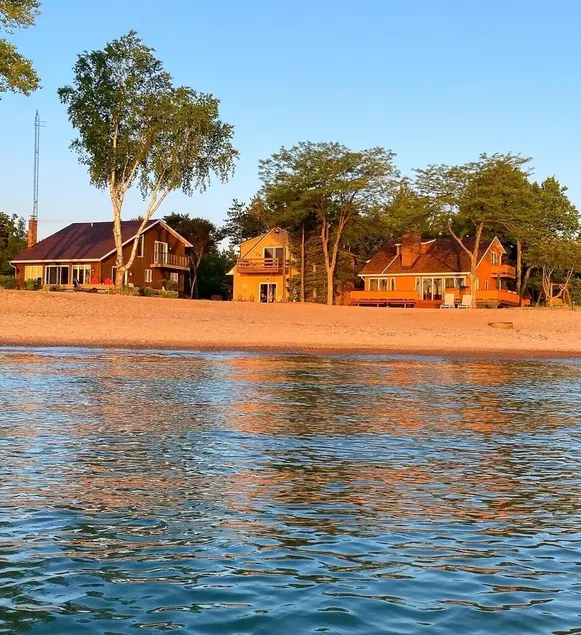 Semester på den bästa stranden i Port Sanilac! Familjeorienterad stranduthyrning. - Image 1