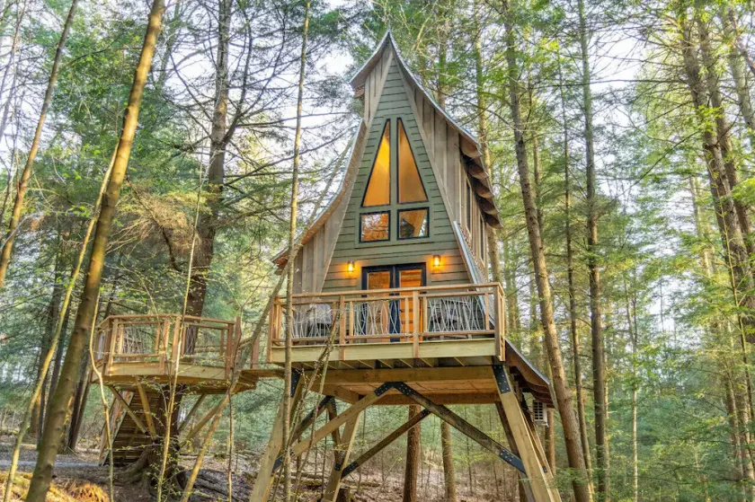 Peaceful Pines Treehouse - Image 1