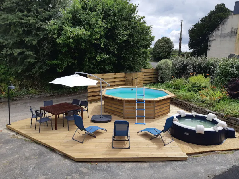 Detached house with pool and jacuzzi - Image 1