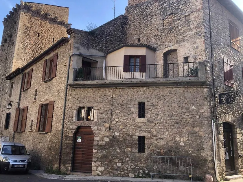 Agréable Maison en Pierre Avec Terrasse, au Coeur de la Citadelle - Image 1