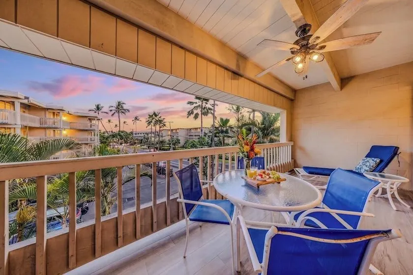 Beach condo with shared pool & hot tub/private lanai - near beaches/restaurants - Image 1