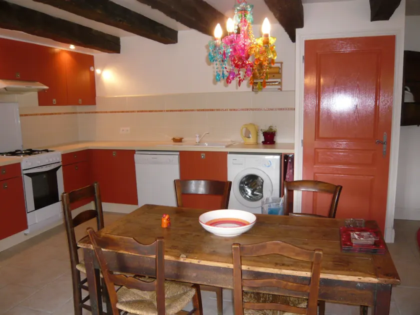 luxury cottage for 2, beautiful views, large swimming pool, no children - Image 1