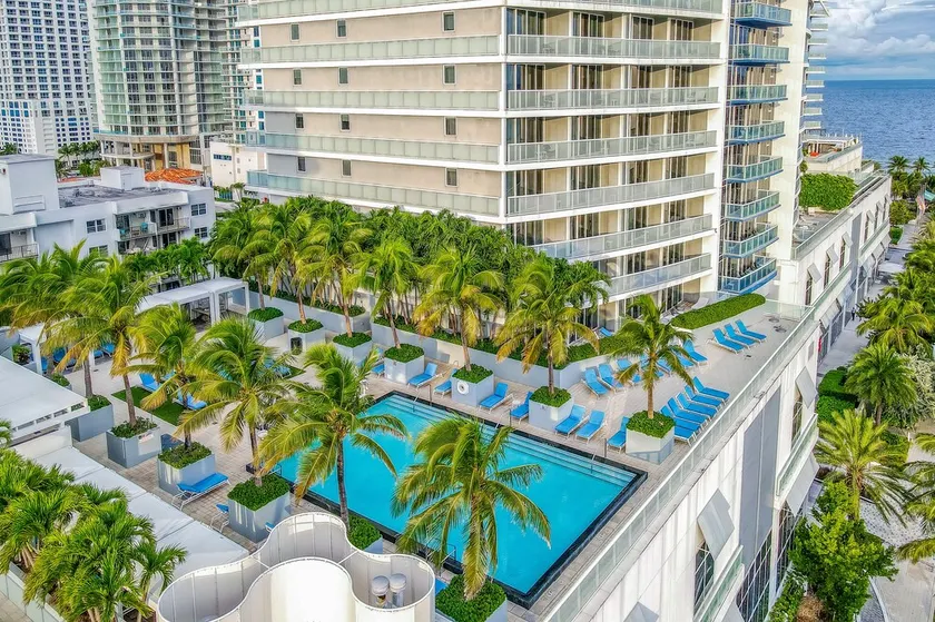 18th Floor, Snowbird-Friendly Condo with Shared Pool, Ocean View, and Fast WiFi - Image 1