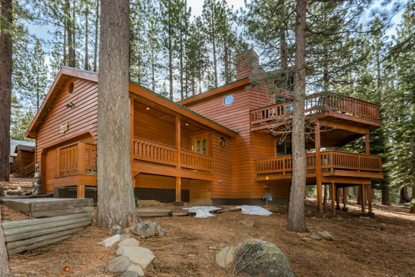 Sweet Mtn_Hot Tub, Arcades, PS4, 1G WiFi, Poker Table, Corn Hole, 2 Water Heaters +HOA Amenities - Image 1