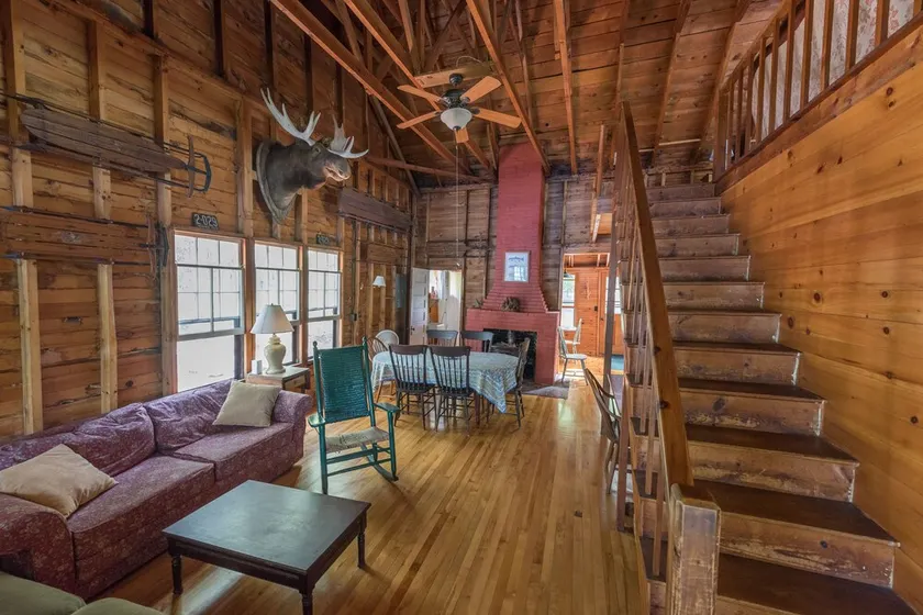 “Sunset Lodge” a traditional Maine lakefront lodge with Guest House - Image 1