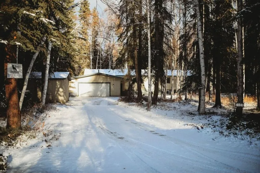 Large 5 Bedroom home located Between Fairbanks and North Pole - Image 1