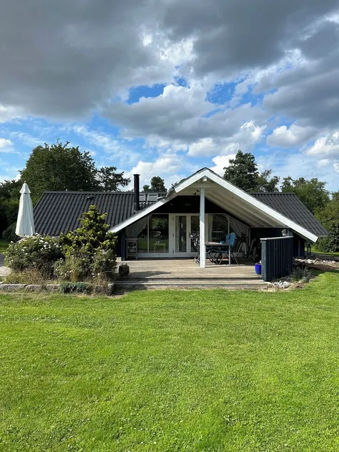Super charmerende sommerhus på Møn i gåafstand til strand. - Image 1