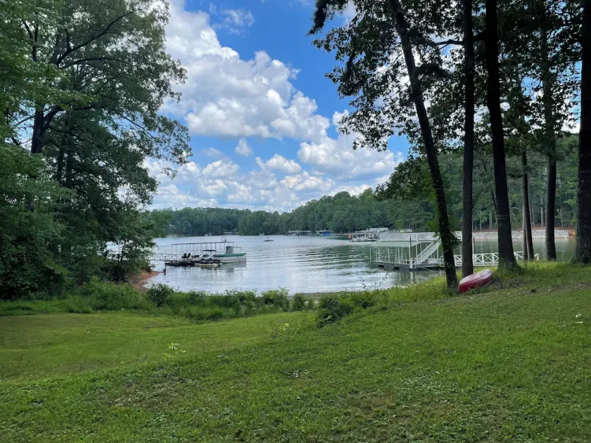 Cozy, Lake Lanier property with amazing views - Image 1
