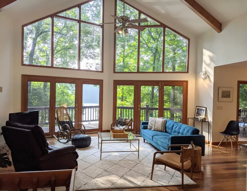 Beautiful 3-bedroom Lake Front Home on Lake Santeetlah - Image 1