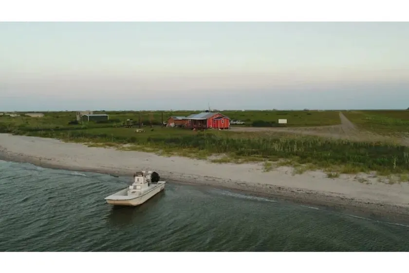 Waterfront Island Getaway - Image 1