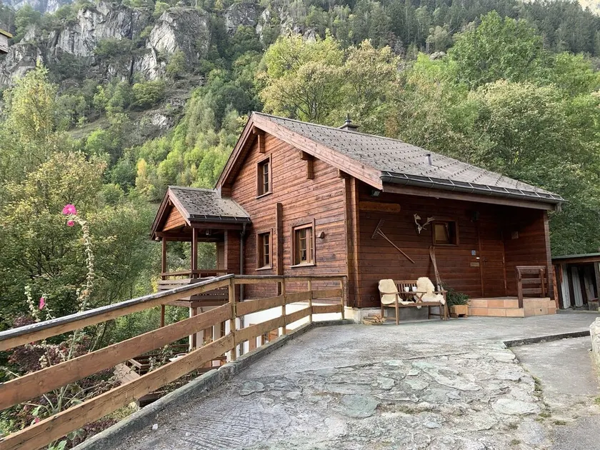 Chalet Anni: Gemütlich Wohnen im Wallis - Image 1