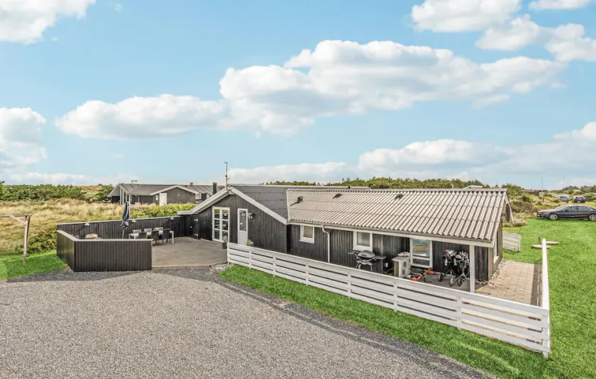 Fantastiskt hem i Ringkøbing med bastu - Image 1