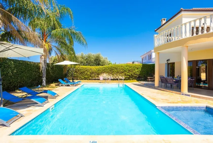 Villa Tsikkos Ena - Image 1