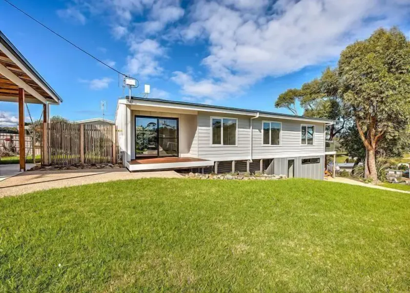 High C's - Lake Tyers Beach - Image 1