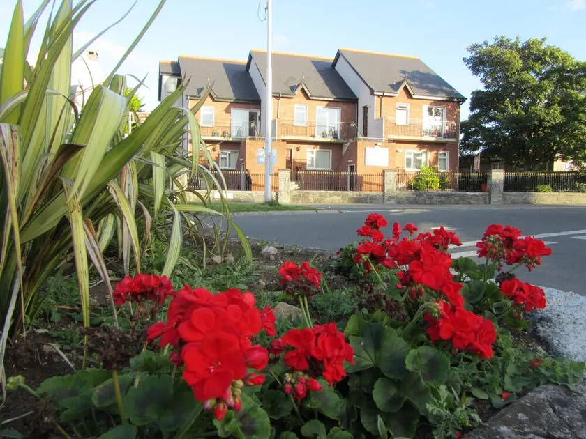 Maison de ville, située dans le village de Salthill à proximité du bord de mer. - Image 1