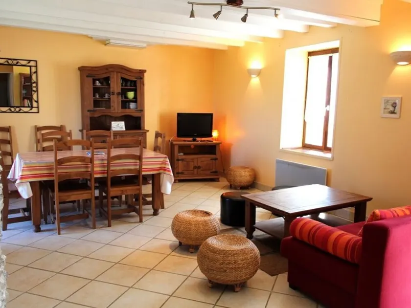 Casa independiente con encanto cerca de Montluçon - Image 1
